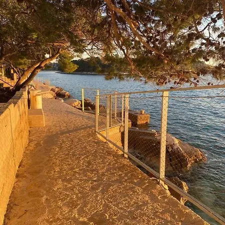Tribunj-seafront Juraj * Tribalj